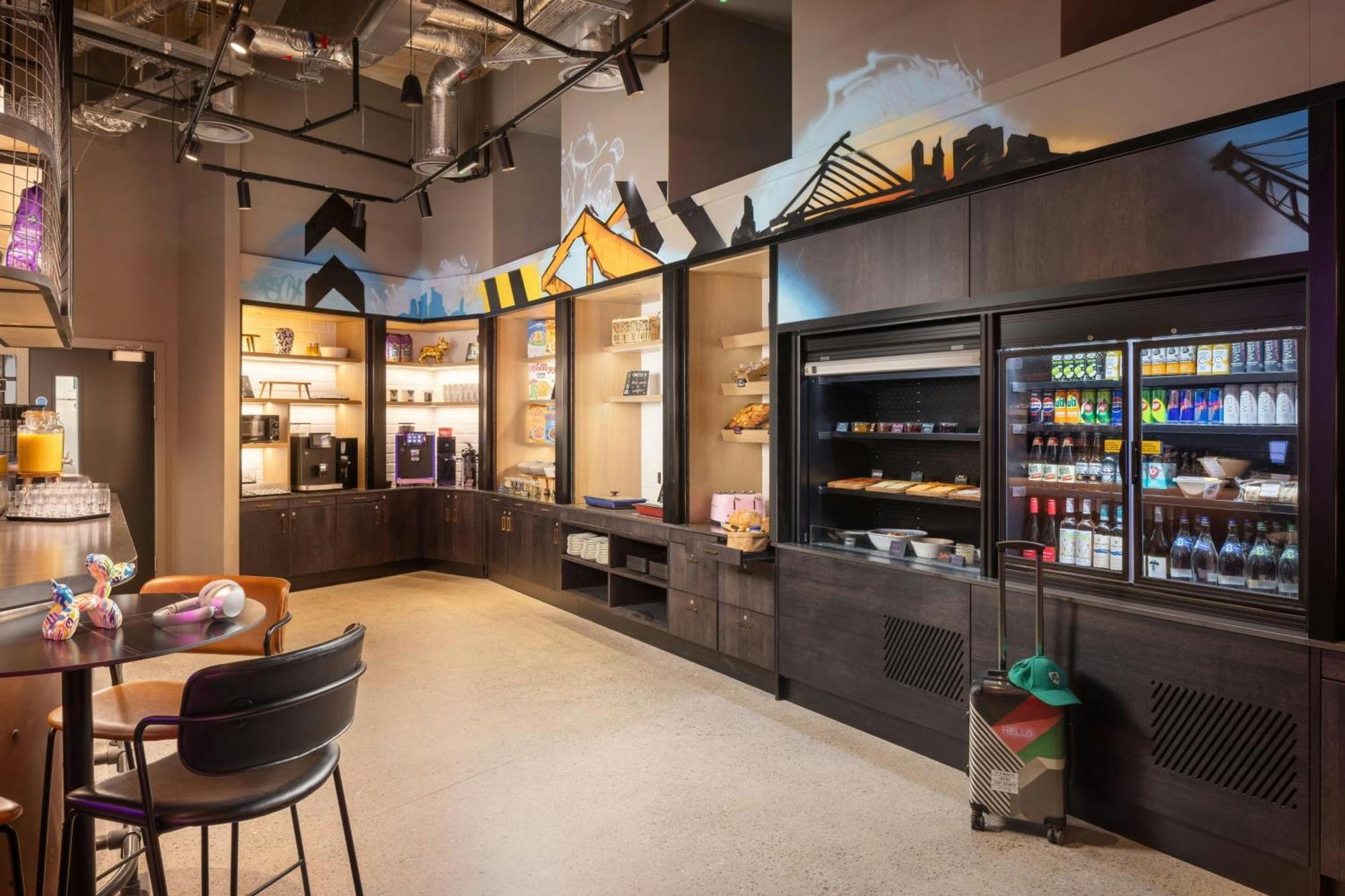 Moxy Dublin Docklands — Photos 3